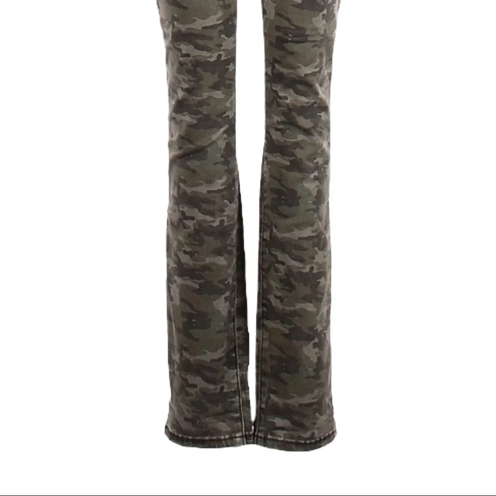 Blank NYC Camo Print Army Green Classic Low Rise Skinny Jeans Size 26